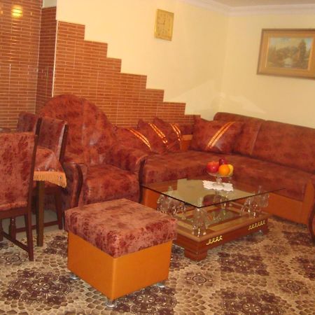 Apartment Narine Jerevan Buitenkant foto