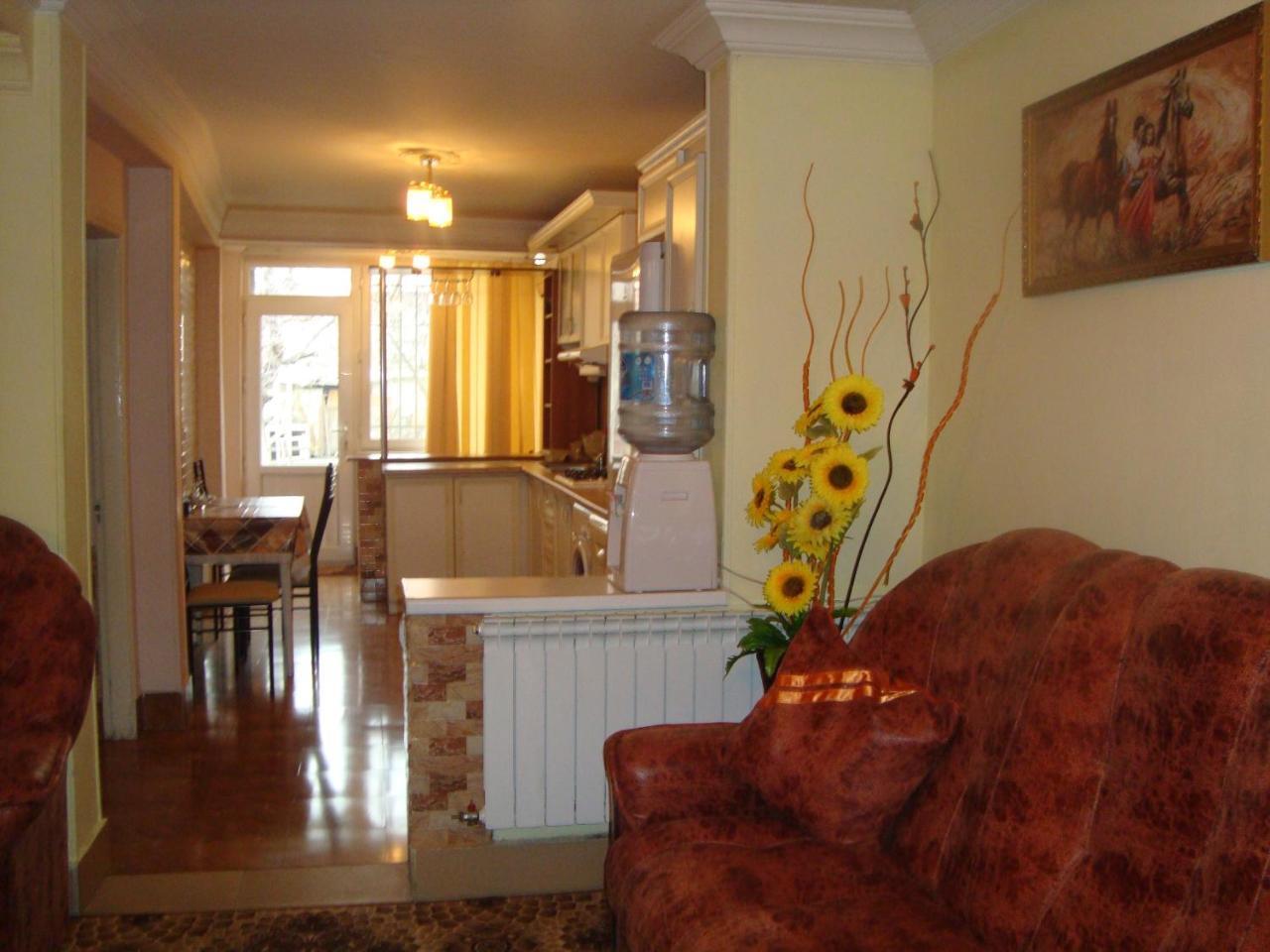 Apartment Narine Jerevan Buitenkant foto
